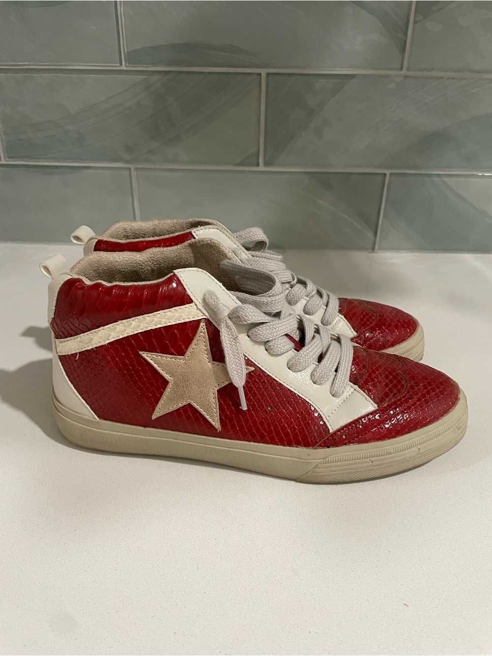 ShuShop Red and White Star High-Top Sneakers